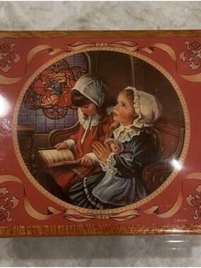 Beautiful Vintage Sandra Kuck Wooden Music Box